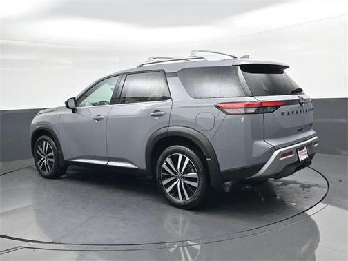 2025 Nissan Pathfinder Platinum 4WD