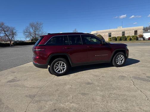 2024 Jeep Grand Cherokee Laredo