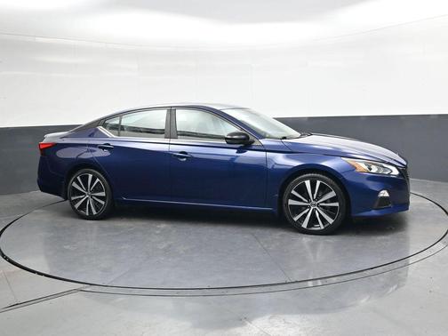 2021 Nissan Altima SR FWD