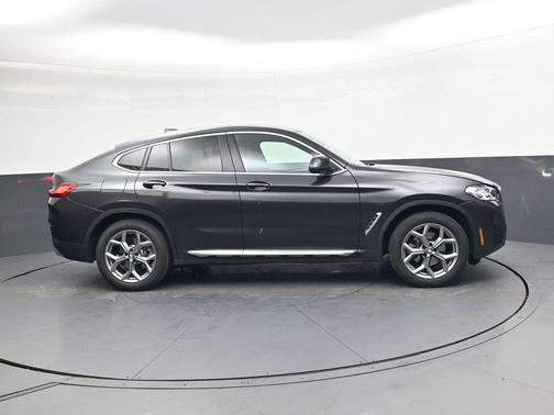 2025 BMW X4 xDrive30i
