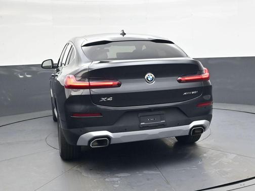 2025 BMW X4 xDrive30i