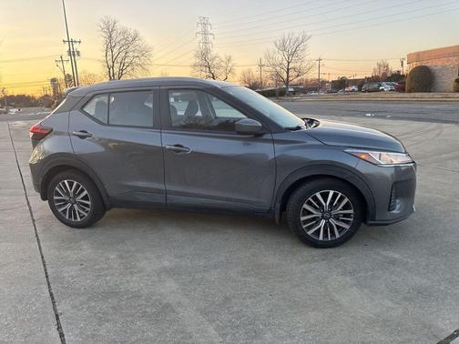 2022 Nissan Kicks SV