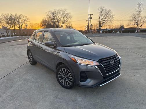 2022 Nissan Kicks SV