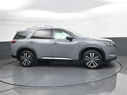 2025 Nissan Pathfinder Platinum 4WD