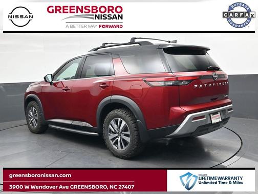 2022 Nissan Pathfinder SL 4WD