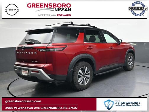 2022 Nissan Pathfinder SL 4WD