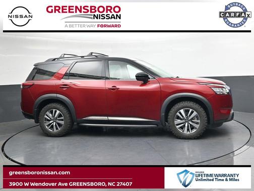 2022 Nissan Pathfinder SL 4WD