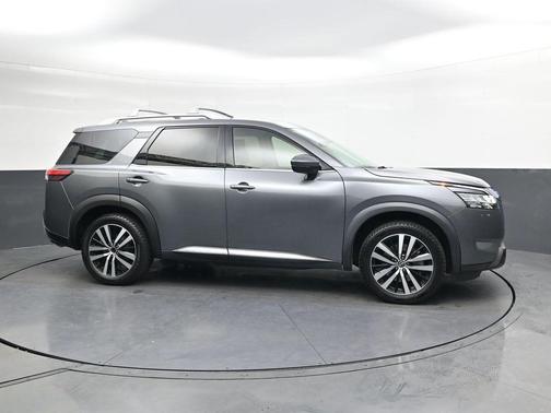 2023 Nissan Pathfinder Platinum 4WD