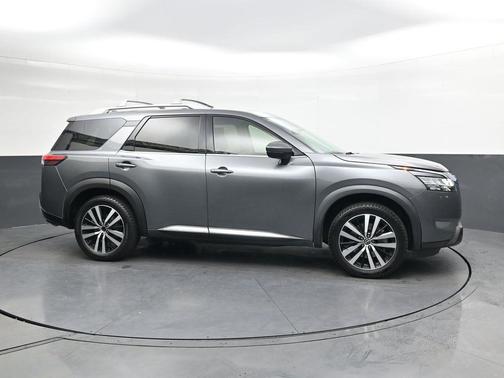 2023 Nissan Pathfinder Platinum 4WD