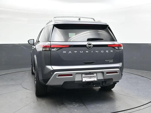 2023 Nissan Pathfinder Platinum 4WD
