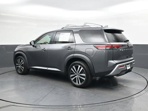 2023 Nissan Pathfinder Platinum 4WD