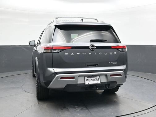 2023 Nissan Pathfinder Platinum 4WD