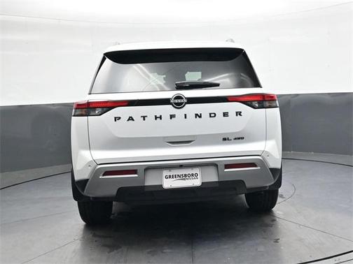 2025 Nissan Pathfinder SL 4WD