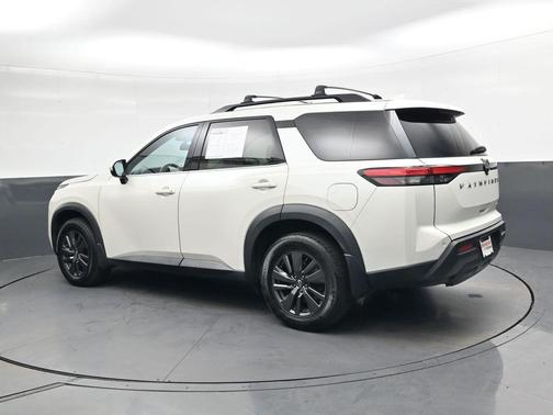 2022 Nissan Pathfinder SV 2WD