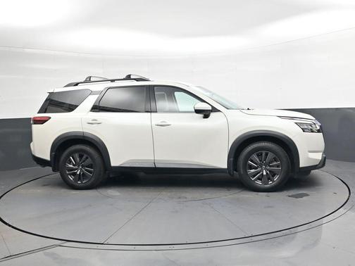 2022 Nissan Pathfinder SV 2WD