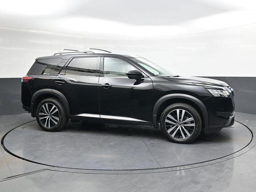2024 Nissan Pathfinder Platinum FWD