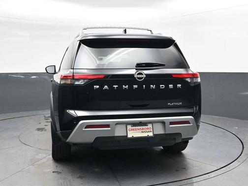 2024 Nissan Pathfinder Platinum FWD