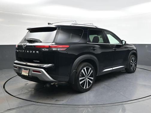 2024 Nissan Pathfinder Platinum FWD