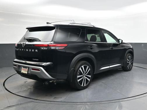 2024 Nissan Pathfinder Platinum FWD