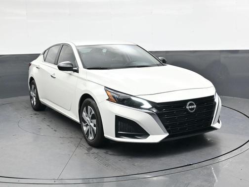 2025 Nissan Altima S FWD