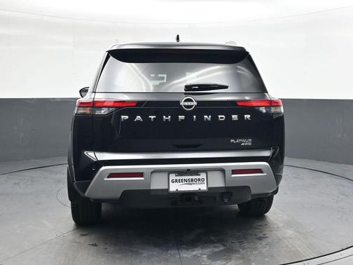 2025 Nissan Pathfinder Platinum 4WD