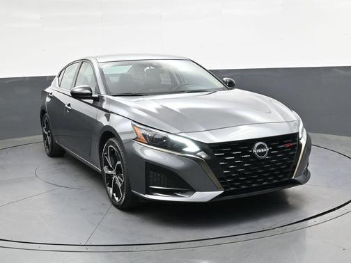 Gun Metallic 2025 Nissan Altima SR FWD