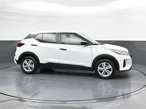 2025 Nissan Kicks S