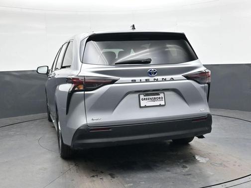 2025 Toyota Sienna XLE
