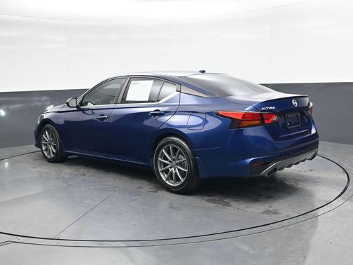 2020 Nissan Altima SR FWD