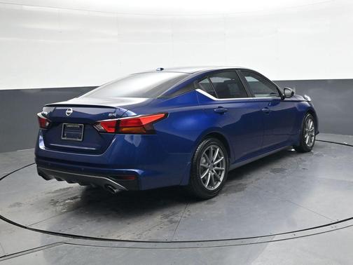 2020 Nissan Altima SR FWD