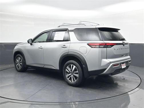 2024 Nissan Pathfinder SL 4WD