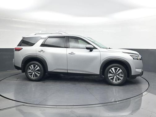 2024 Nissan Pathfinder SL 4WD