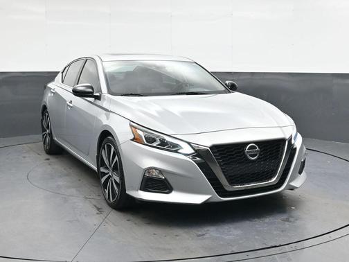 2020 Nissan Altima SR FWD