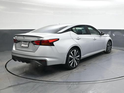 2020 Nissan Altima SR FWD