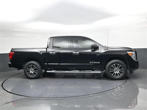 2021 Nissan Titan SV