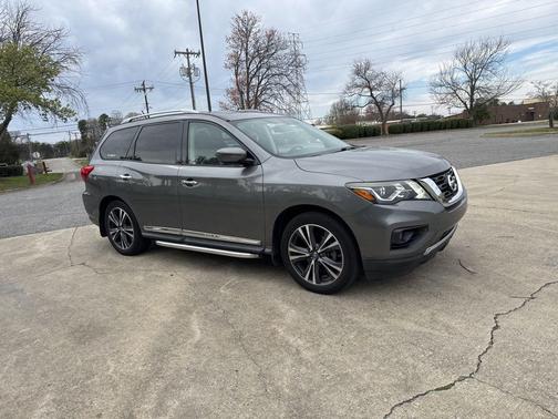 Gun Metallic 2018 Nissan Pathfinder Platinum