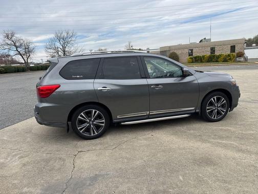 Gun Metallic 2018 Nissan Pathfinder Platinum