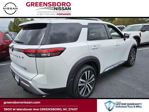 2025 Nissan Pathfinder Platinum 4WD