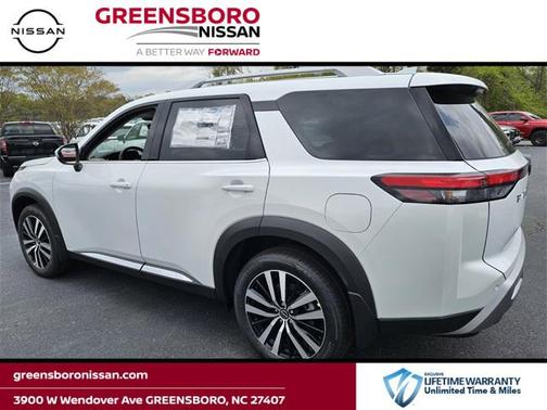 2025 Nissan Pathfinder Platinum 4WD