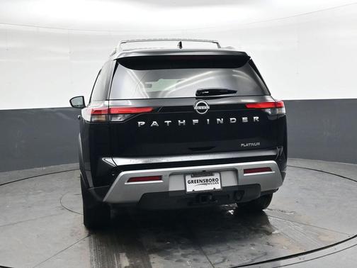2025 Nissan Pathfinder Platinum FWD