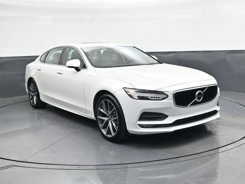 2019 Volvo S90 T5 Momentum