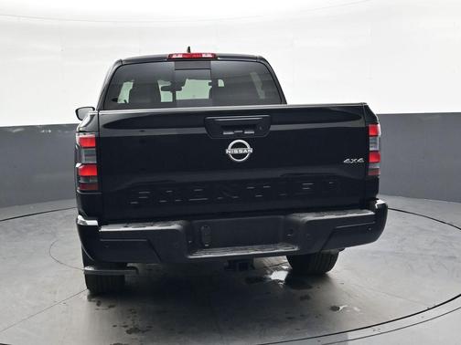 Super Black 2026 Nissan Frontier SV
