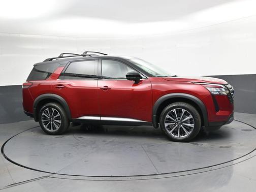 Scarlet Ember/Super Black 2026 Nissan Pathfinder Platinum