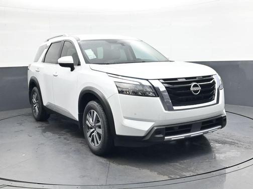 2025 Nissan Pathfinder SL FWD