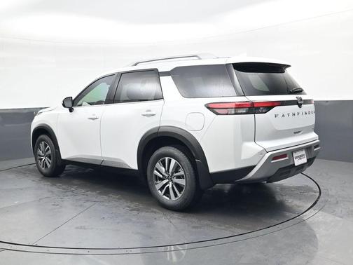 2025 Nissan Pathfinder SL FWD