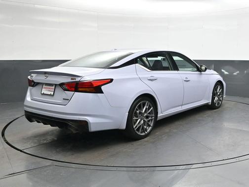 2024 Nissan Altima SR VC-Turbo FWD