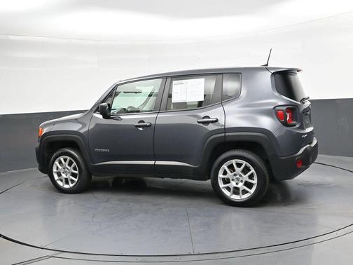 Graphite Gray 2023 Jeep Renegade Latitude