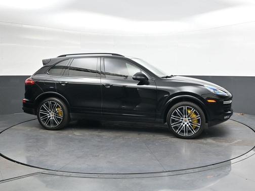 2017 Porsche Cayenne Turbo S