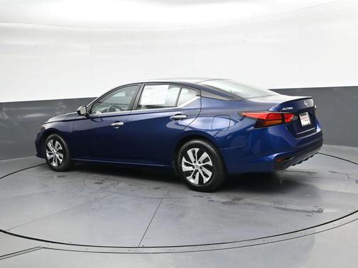 Deep Blue Pearl 2022 Nissan Altima S FWD