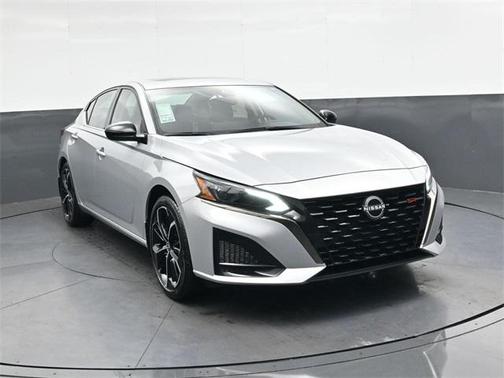 2025 Nissan Altima SR FWD